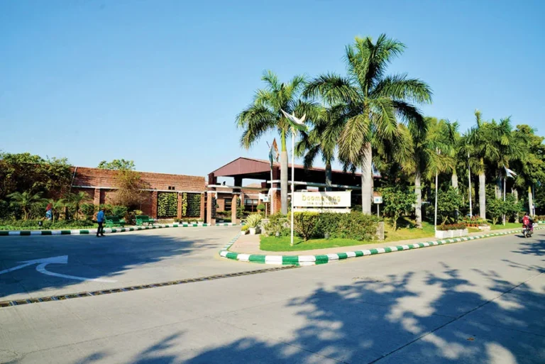 Boomerang Club in the Jaypee Greens township